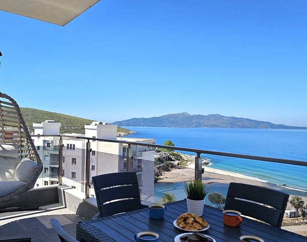 Apartment for sale near the city center with a sea view