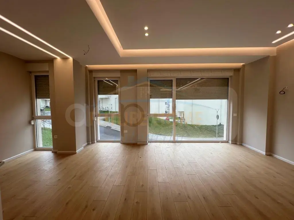 Vilë  196.5m²
