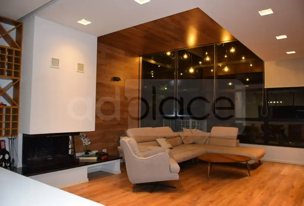 Vilë  300m²