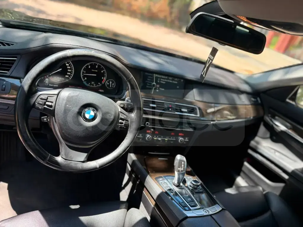 BMW 7 series F01/F02/F07  2012, 200 000 km