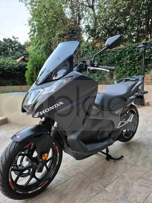 Honda integra 750 S