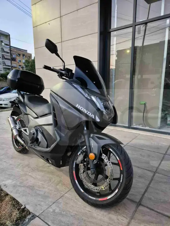 Honda integra 750 S