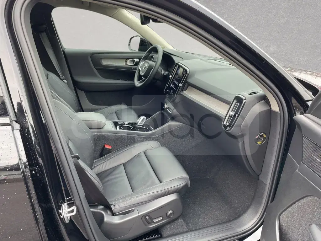Volvo XC40 I Facelift (2022-) 2023, 30 000 km