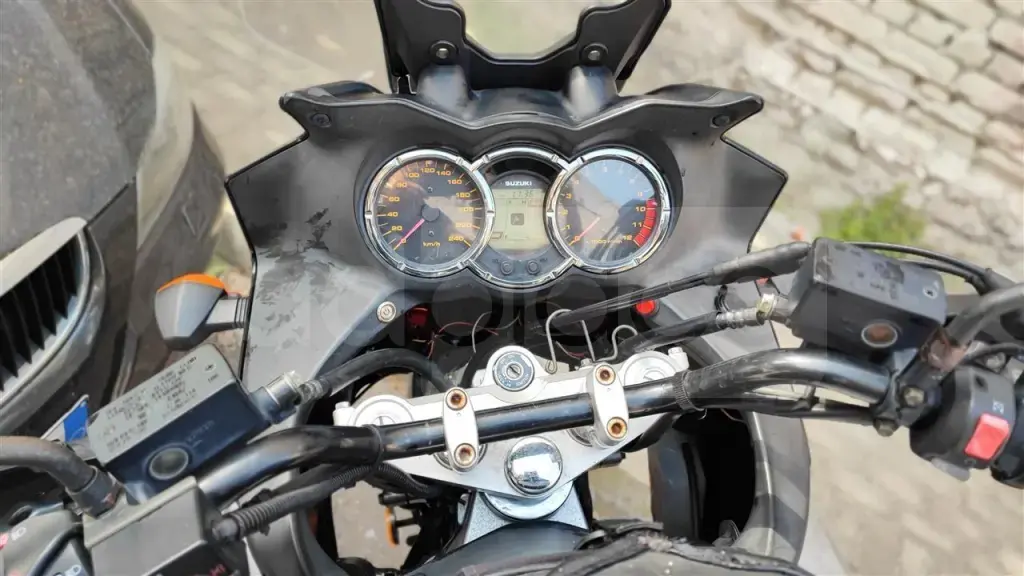 shitet SUZUKI