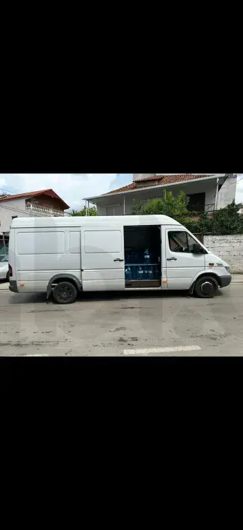 Shofer fugoni uje Santa Mara