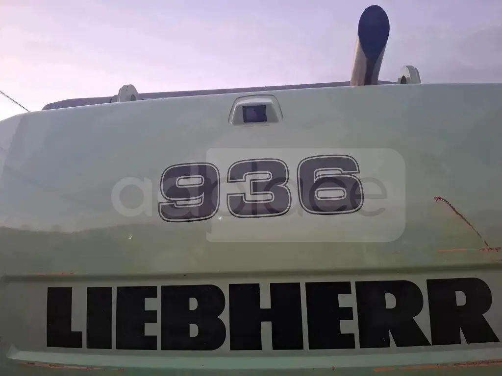 LIEBHERR R 936 NLC -2015
