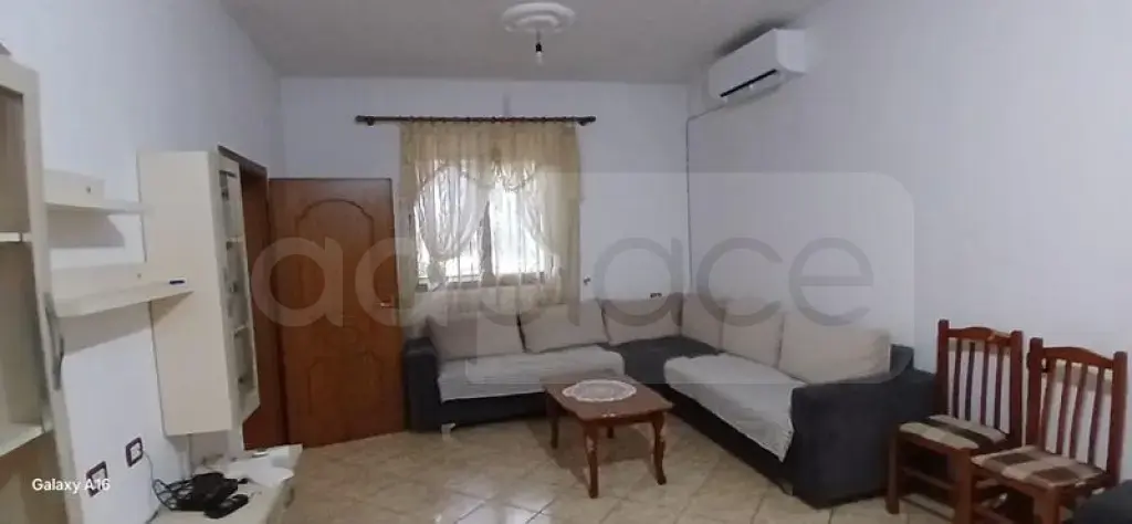 Shtëpi  93m²