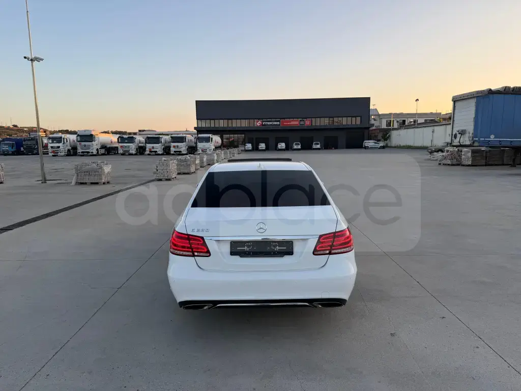 Mercedes-Benz E-Class W212  2014, 207 000 km