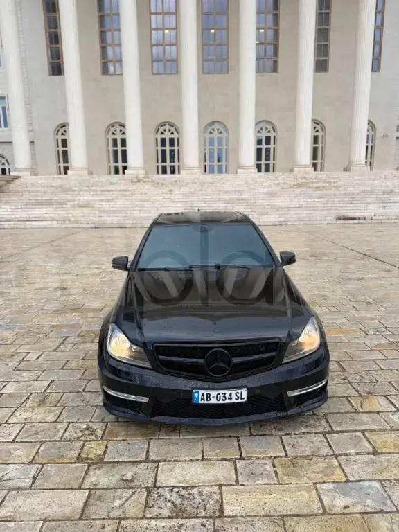Mercedes-Benz C-Class W204  2012, 200 000 km