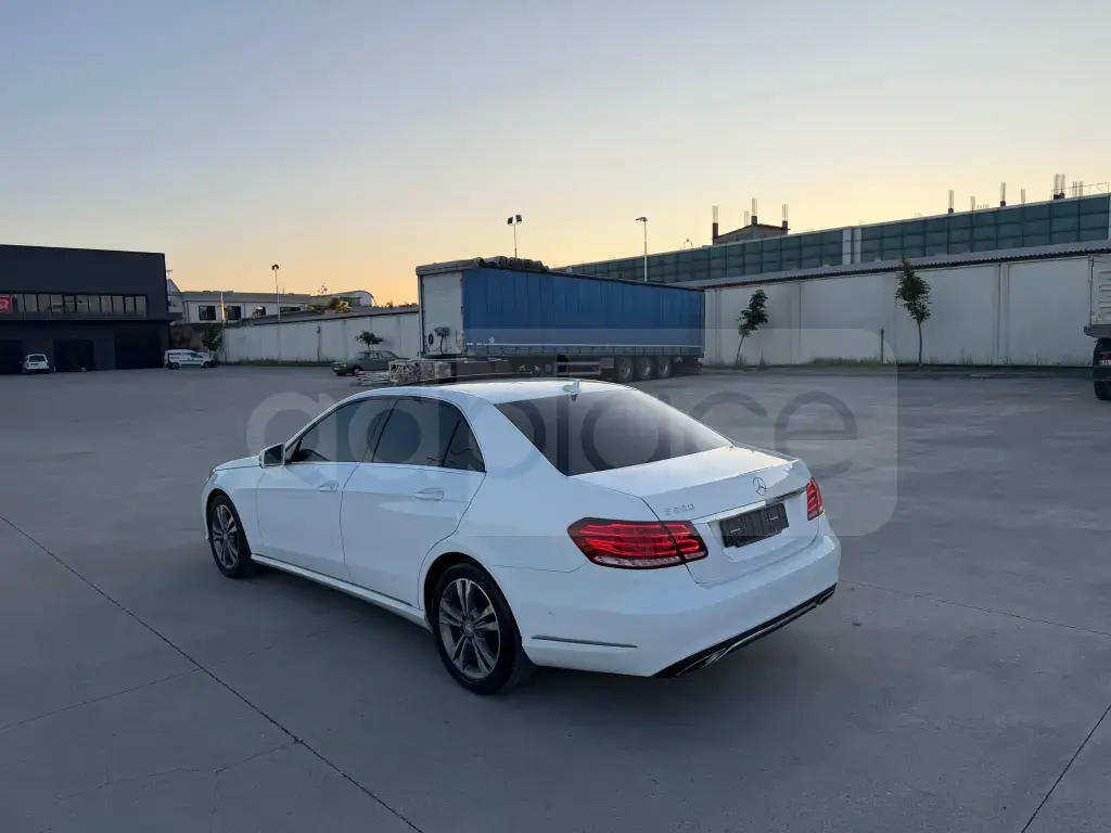 Mercedes-Benz E-Class W212  2014, 207 000 km