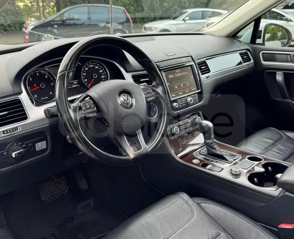 Volkswagen Touareg II Facelift  2016, 242 000 km