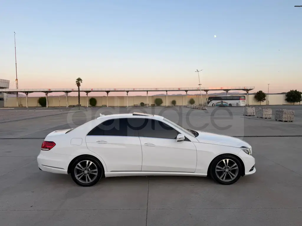 Mercedes-Benz E-Class W212  2014, 207 000 km