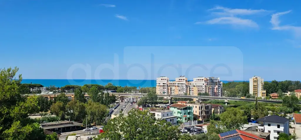 Vilë  1297m²