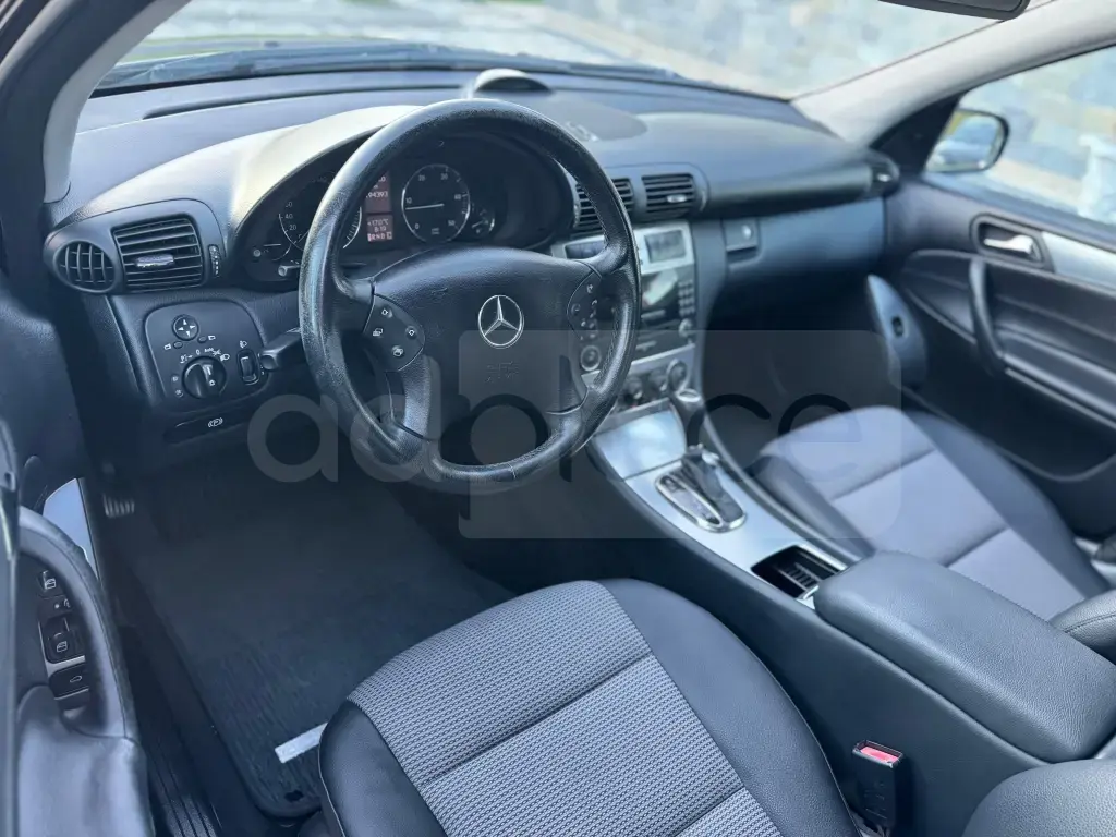Mercedes-Benz C-Class W204  2008, 200 000 km