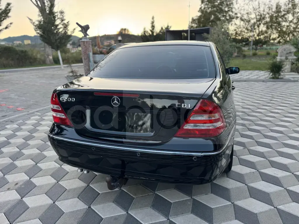 Mercedes-Benz C-Class W204  2008, 200 000 km