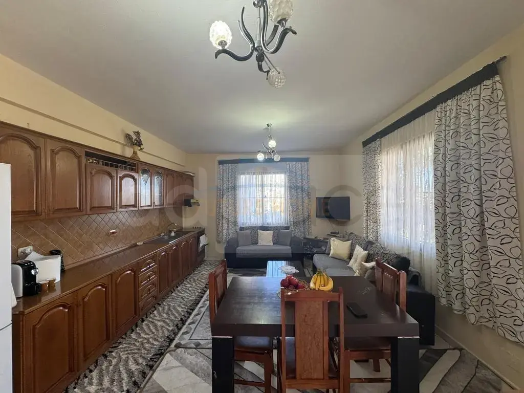 Vilë  260m²