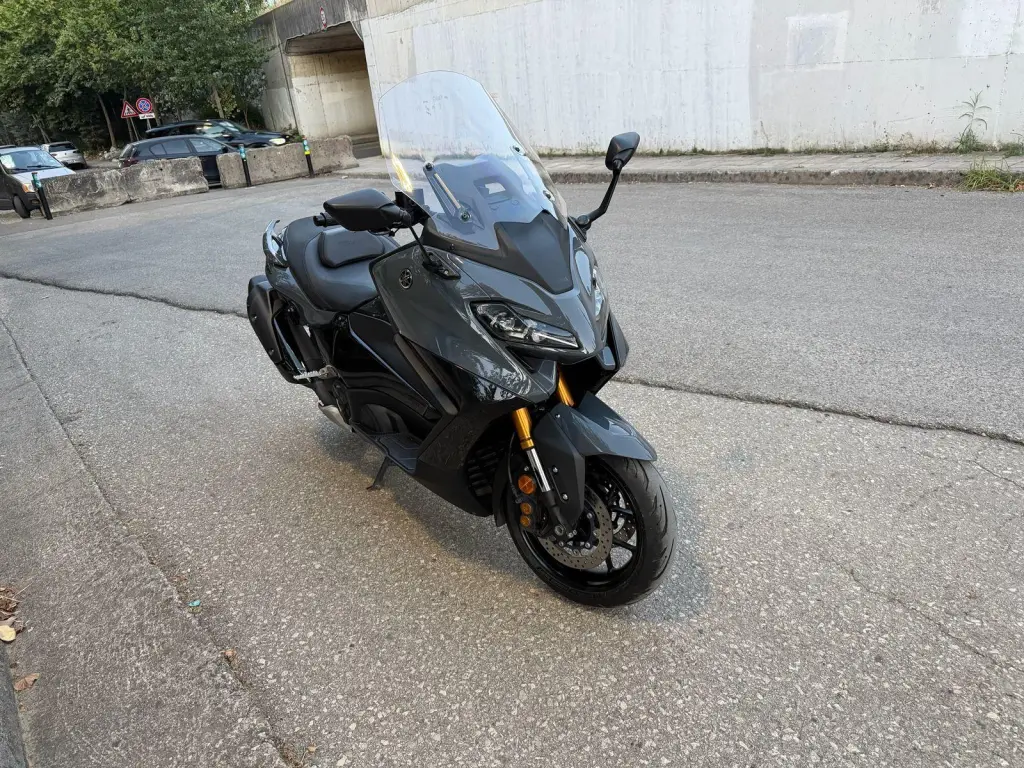 Yamaha T-Max 560 cc