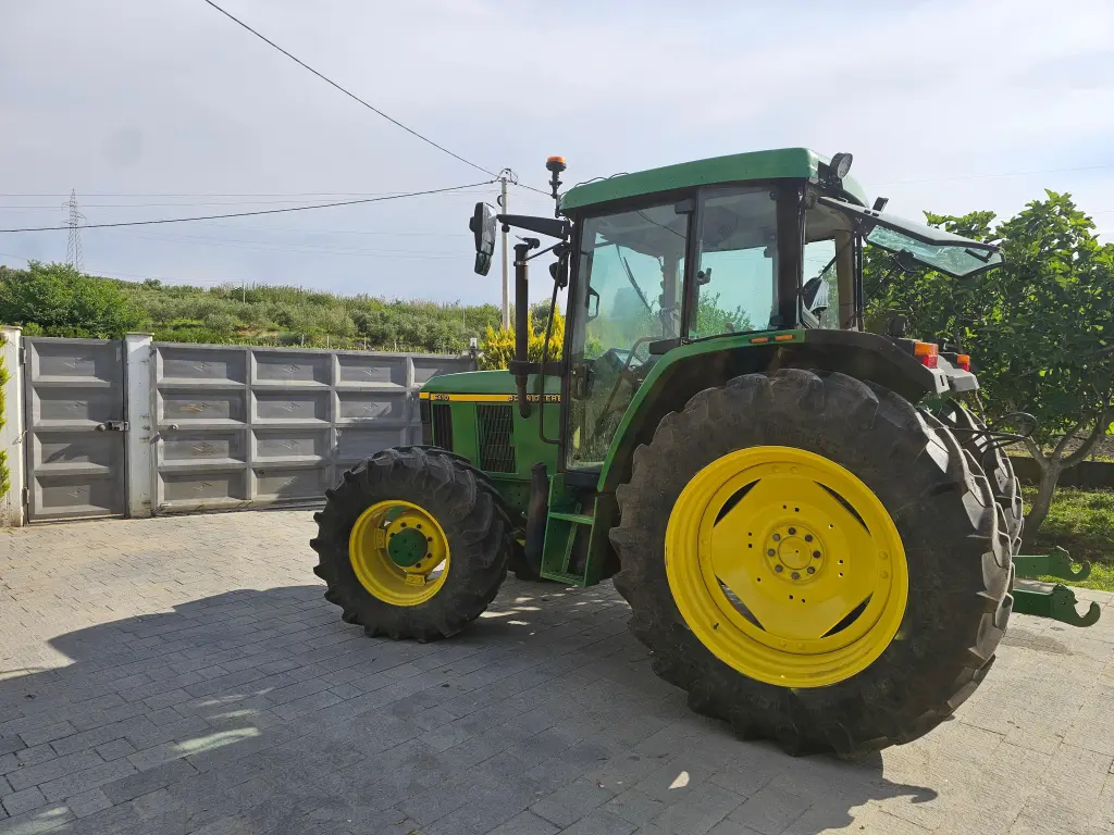 John deere 6410