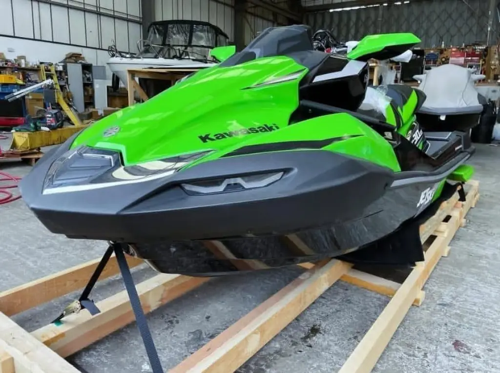 Kawasaki Ultra 310LX jetski