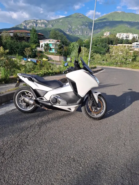 Honda Integra 700