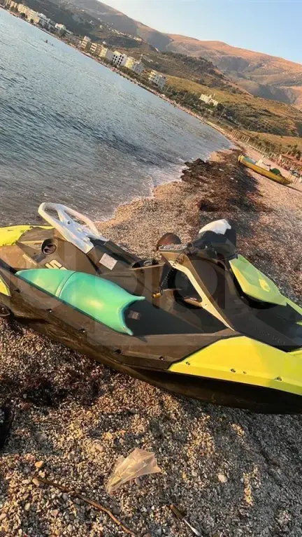 2 jet ski Spark 2018