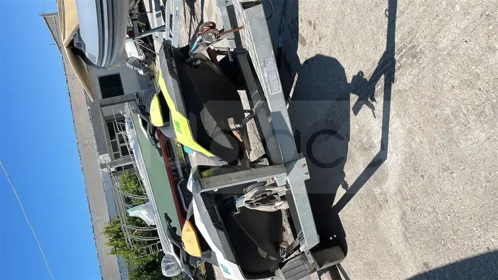 2 jet ski Spark 2018