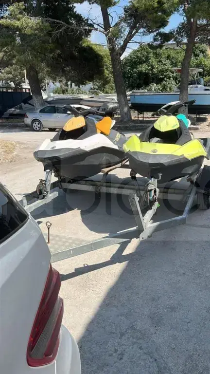 2 jet ski Spark 2018