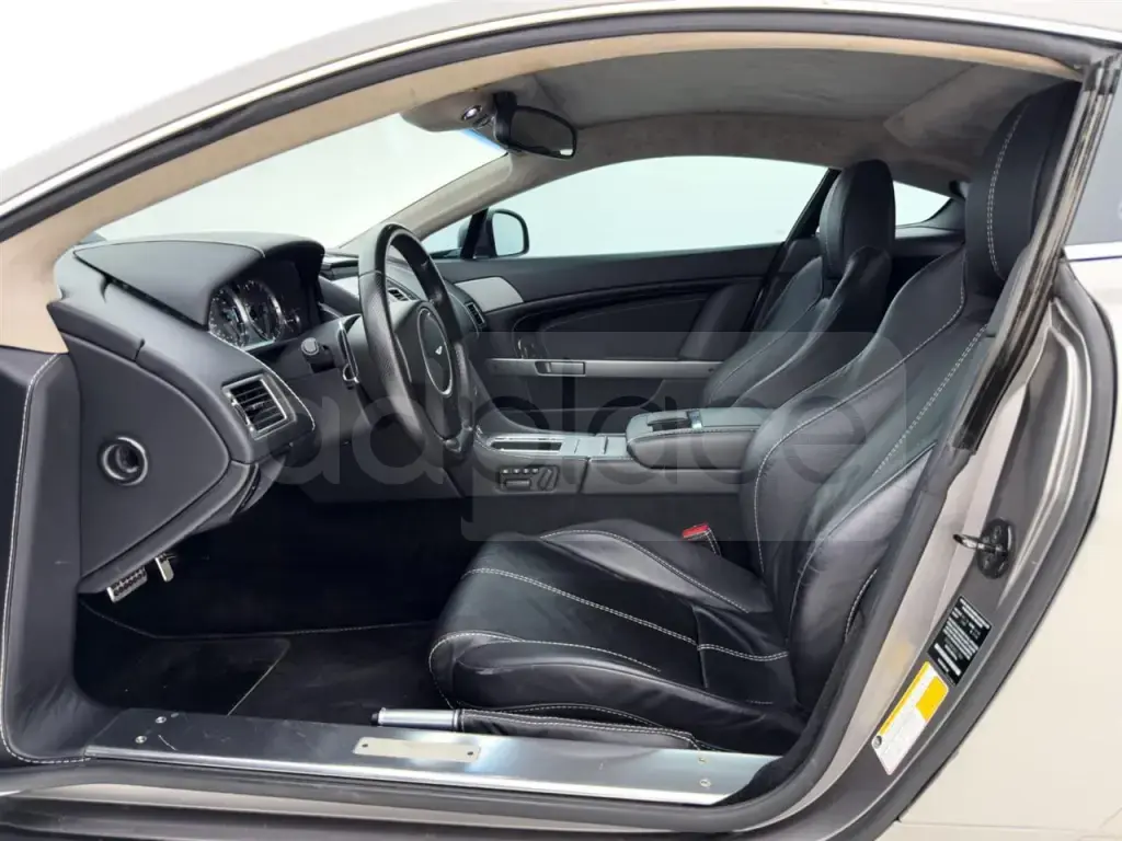 Aston Martin V12 Vantage I-VH  2010, 51 700 km
