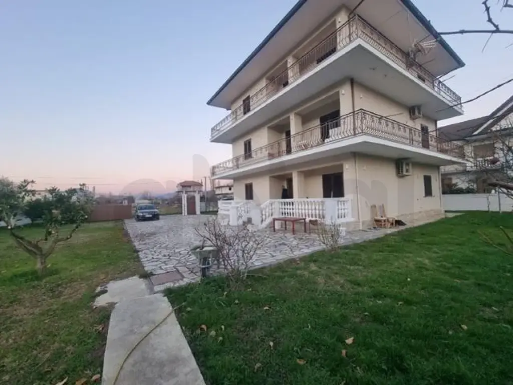 Vilë  420m²