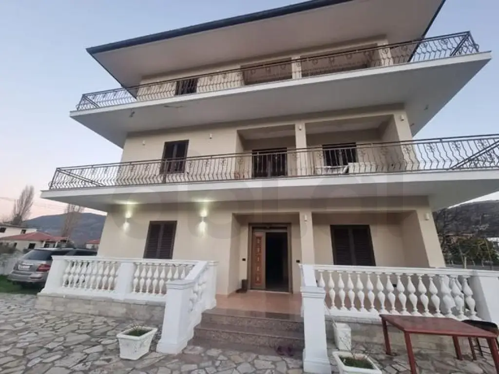 Vilë  420m²