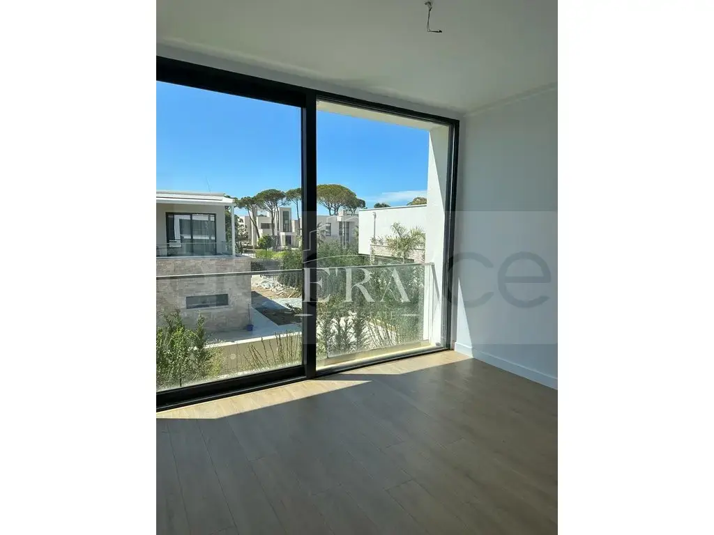 Vilë  376.2m²