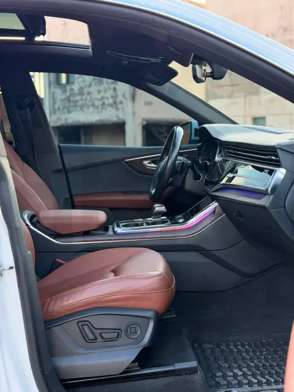 Audi Q8 I  2019, 180 000 km