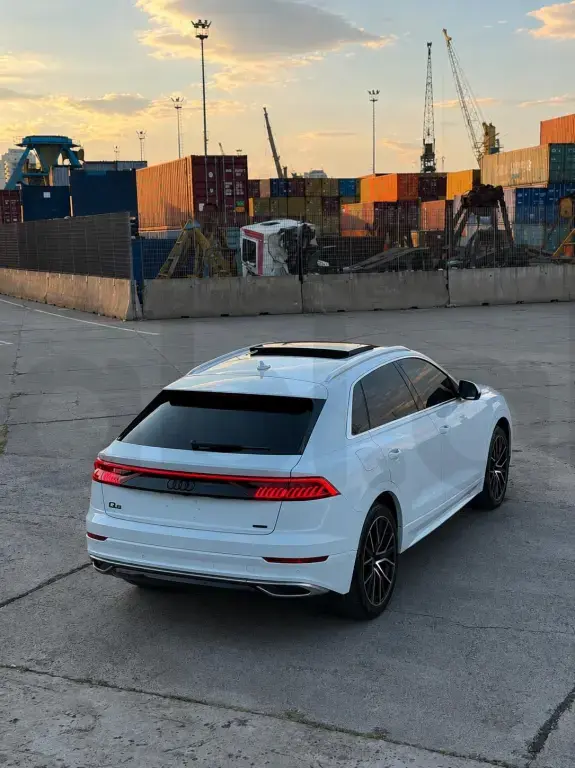 Audi Q8 I  2019, 180 000 km