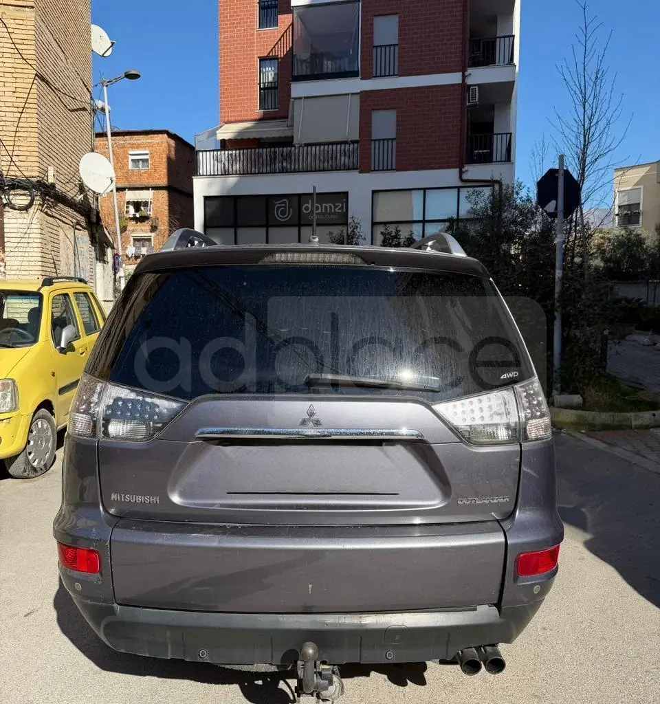 Mitsubishi Outlander XL Facelift 2010