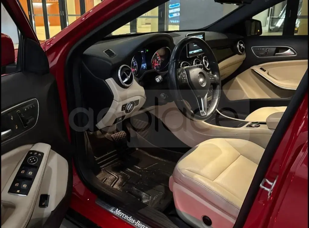 Mercedes-Benz GLA X156  2016, 133 000 km