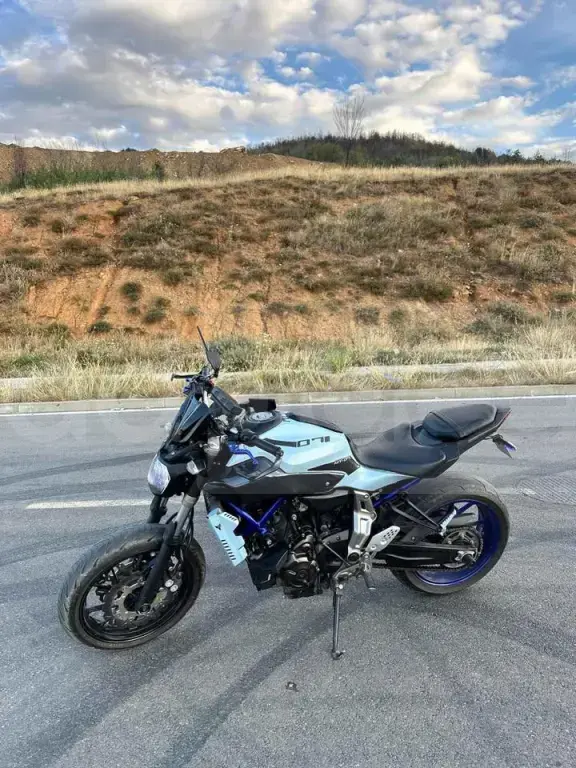 Motoçikleta MT-07 (FZ-07) Yamaha 750 cм³ Katër kohësh 2 Përdorur 2022 Në magazinë