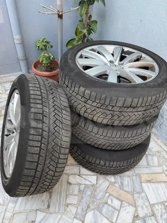 Volvo 235/55/R19