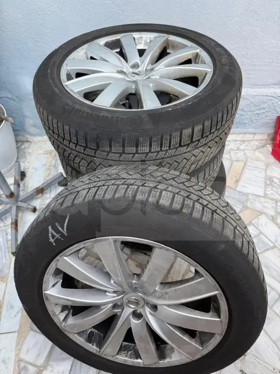Volvo 235/55/R19