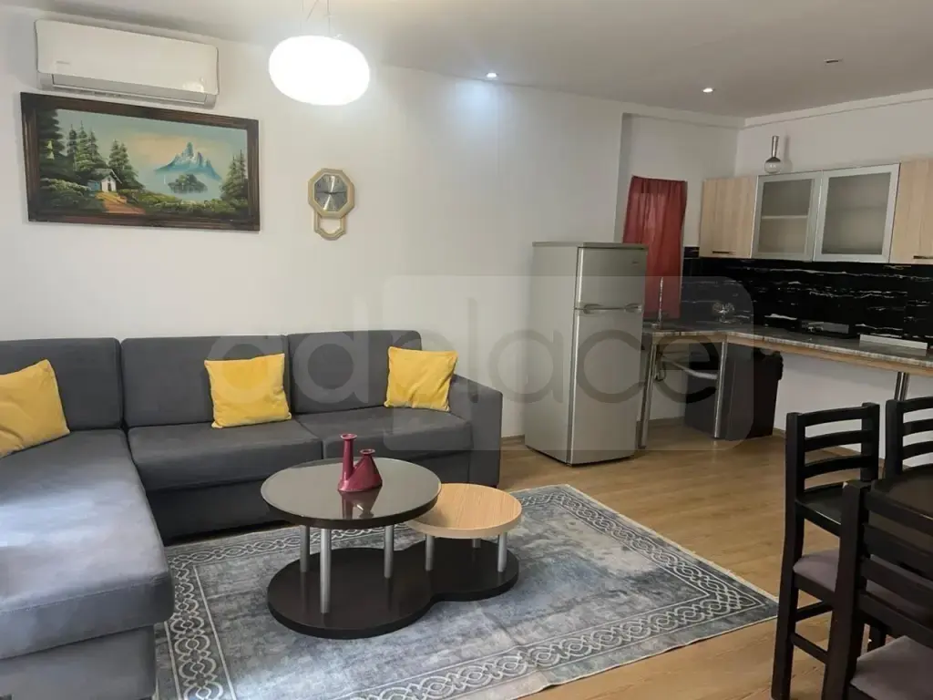 Shtëpi  90m²
