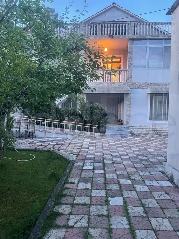 Shtëpi  90m²