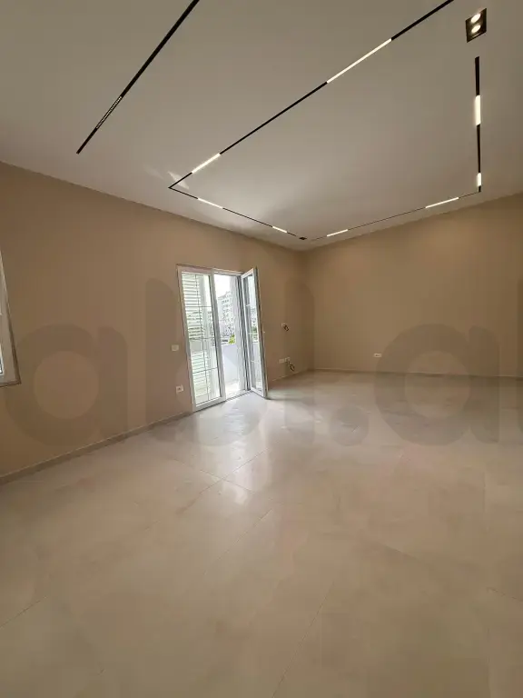 Qendër biznesi  125 m² 2 floor