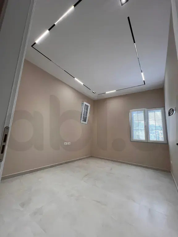 Qendër biznesi  125 m² 2 floor