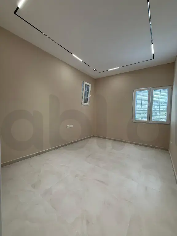 Qendër biznesi  125 m² 2 floor