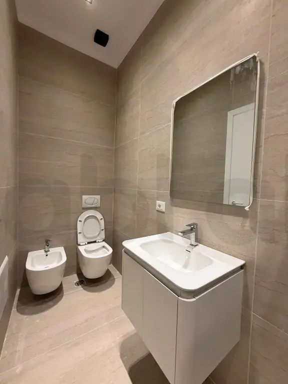 Qendër biznesi  125 m² 2 floor