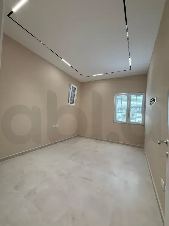 Qendër biznesi  125 m² 2 floor
