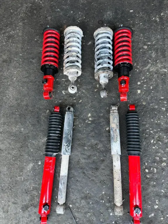Amortizatori i përparmë (i vendosur) Nissan Navara D40