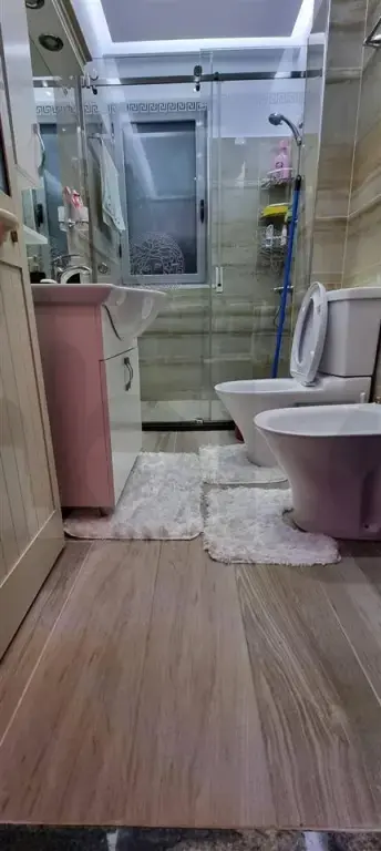 Aparatament Jepet me qera javore mujore golem