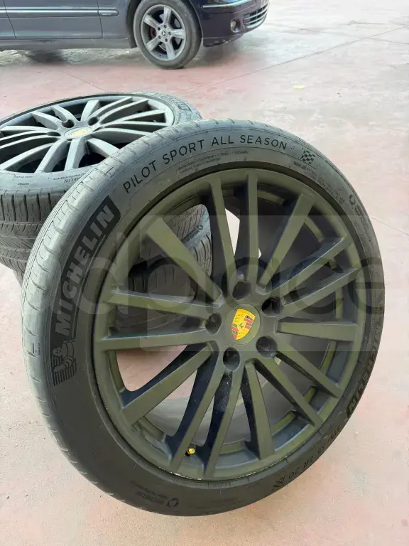 Porsche Panamera ,Cayenne ,Macan 2020   /R20