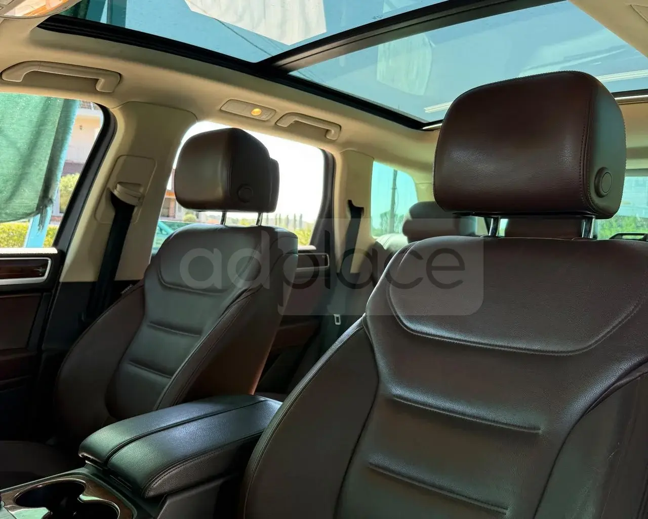 Volkswagen Touareg I 2013
