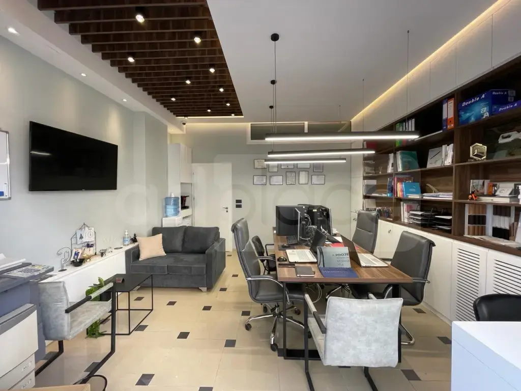 Pasuri të palujtshme komerciale  43m² 5 floor